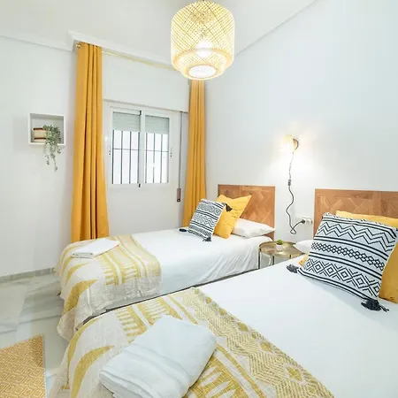 Alohamundi Escuelas Pias Apartment