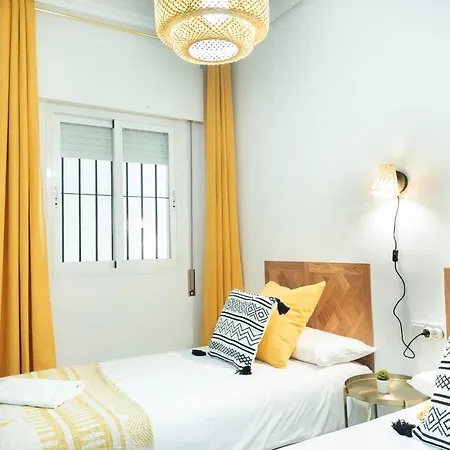 Alohamundi Escuelas Pias Apartment Seville